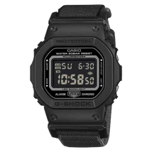 DW-5600MNC-1ER Casio karóra