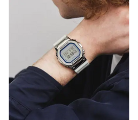 GM-5600LC-7ER Casio G-Shock Férfi karóra
