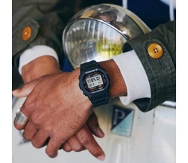 DW-5000R-1AER Casio karóra