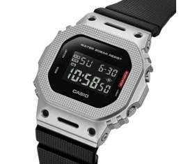 GM-5600M-1ER Casio karóra