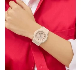 GMA-P2100M-4AER Casio karóra