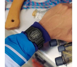 DW-5600MNC-1ER Casio karóra