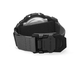 DW-5600MNC-1ER Casio karóra