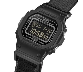 DW-5600MNC-1ER Casio karóra