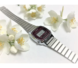 LA670WA-4 Casio Retro Női karóra