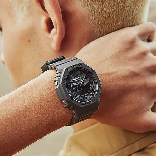 GA-2100CA-8A Casio G-SHOCK férfi karóra