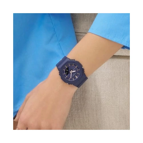 GMA-P2100M-2AER Casio karóra