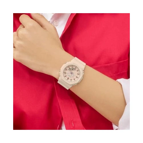GMA-P2100M-4AER Casio karóra