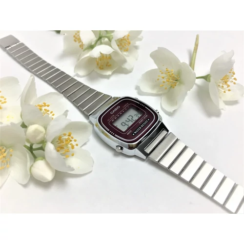 LA670WA-4 Casio Retro Női karóra