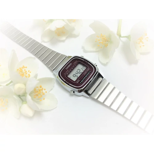 LA670WA-4 Casio Retro Női karóra